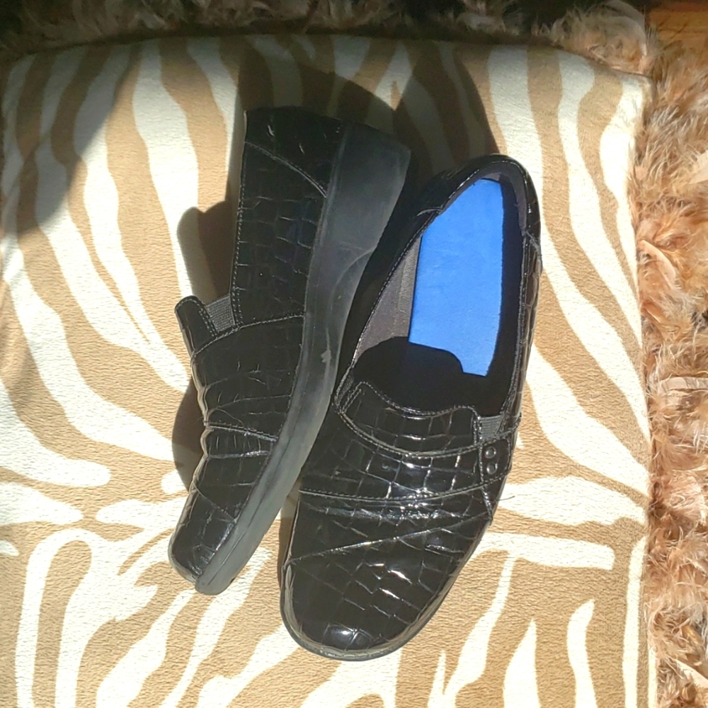 Clark's women flat/platform